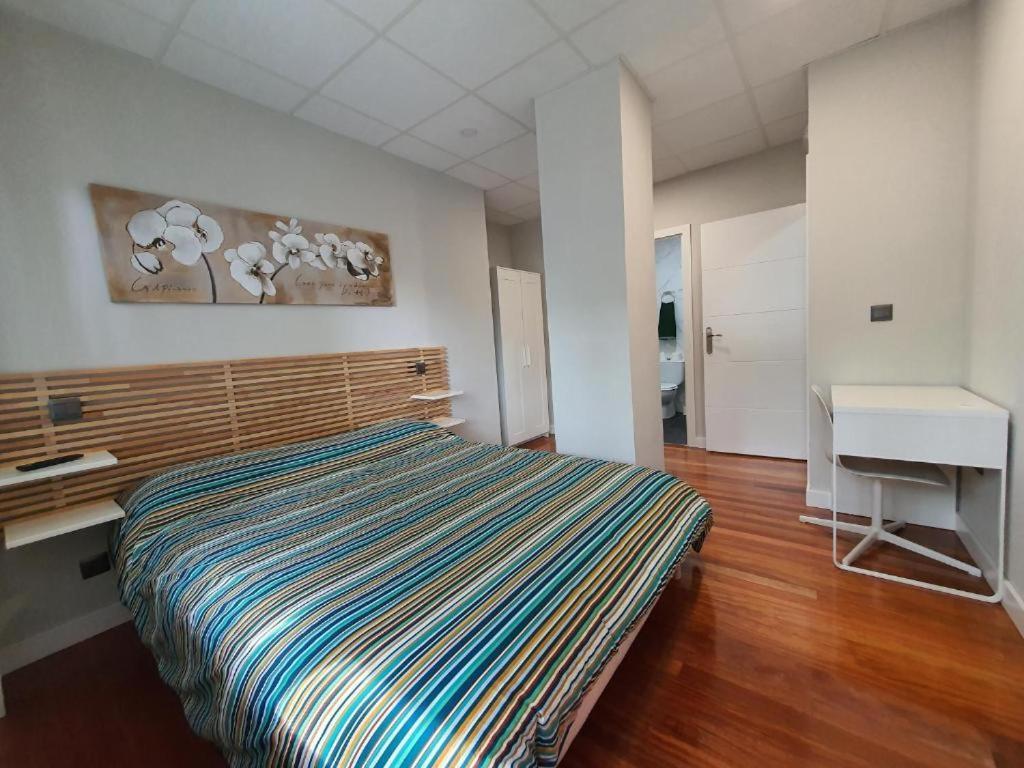 Pension Guggenheim Riverview Hbi01297 Bilbao Eksteriør bilde