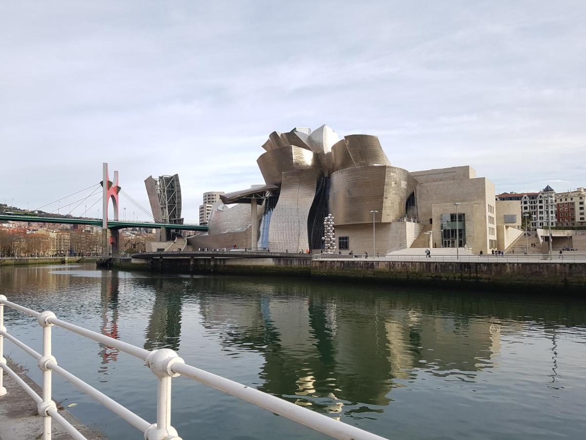 Pension Guggenheim Riverview Hbi01297 Bilbao Eksteriør bilde