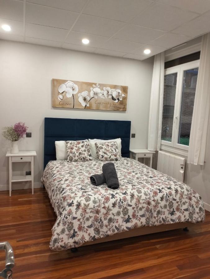 Pension Guggenheim Riverview Hbi01297 Bilbao Eksteriør bilde