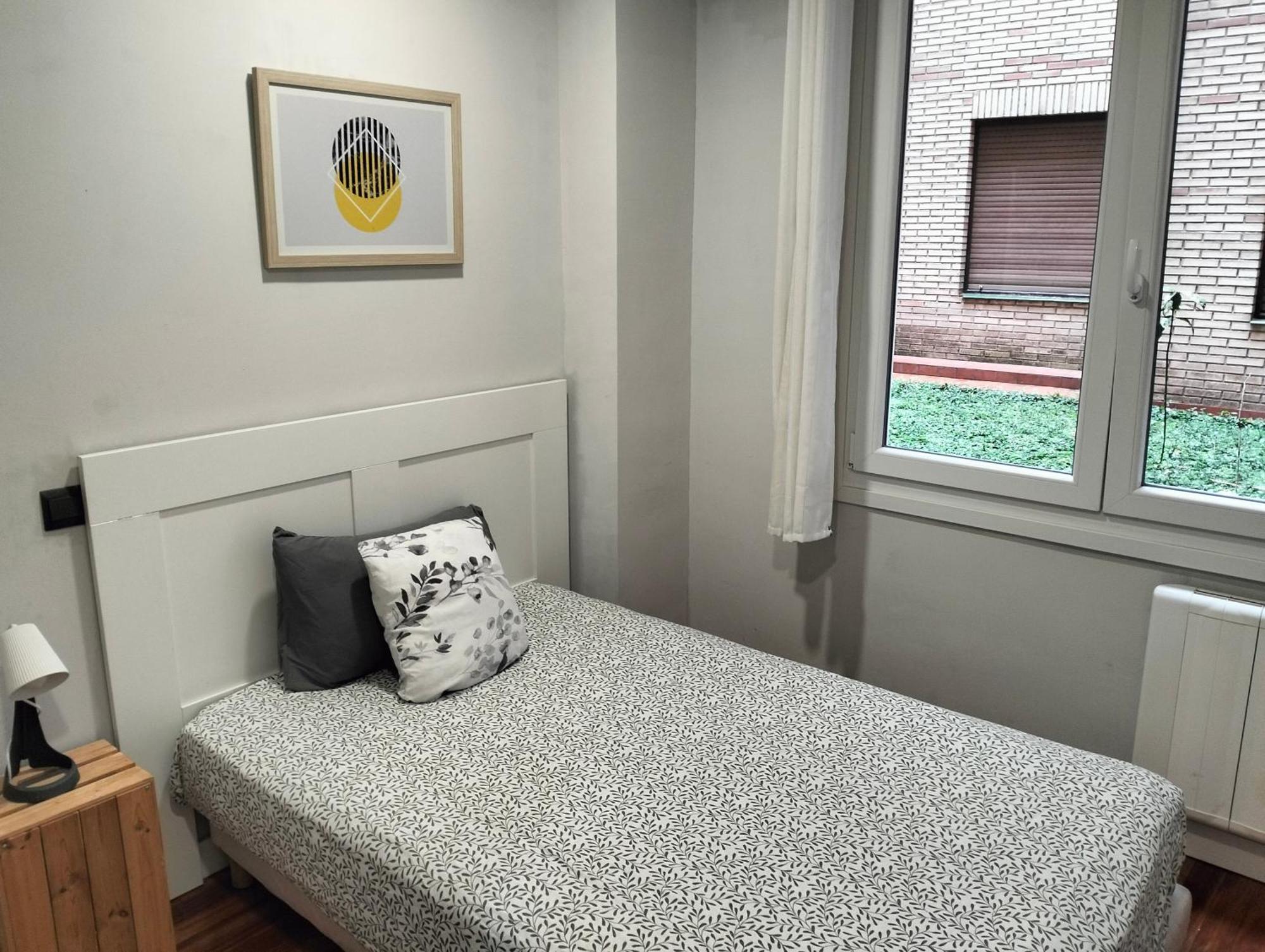 Pension Guggenheim Riverview Hbi01297 Bilbao Eksteriør bilde
